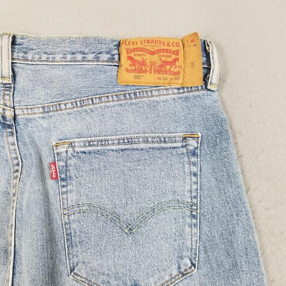 Levis 501 Jeans Mens 36x32 Blue Denim Straight Leg Button Fly Distressed 501 - Picture 9 of 16